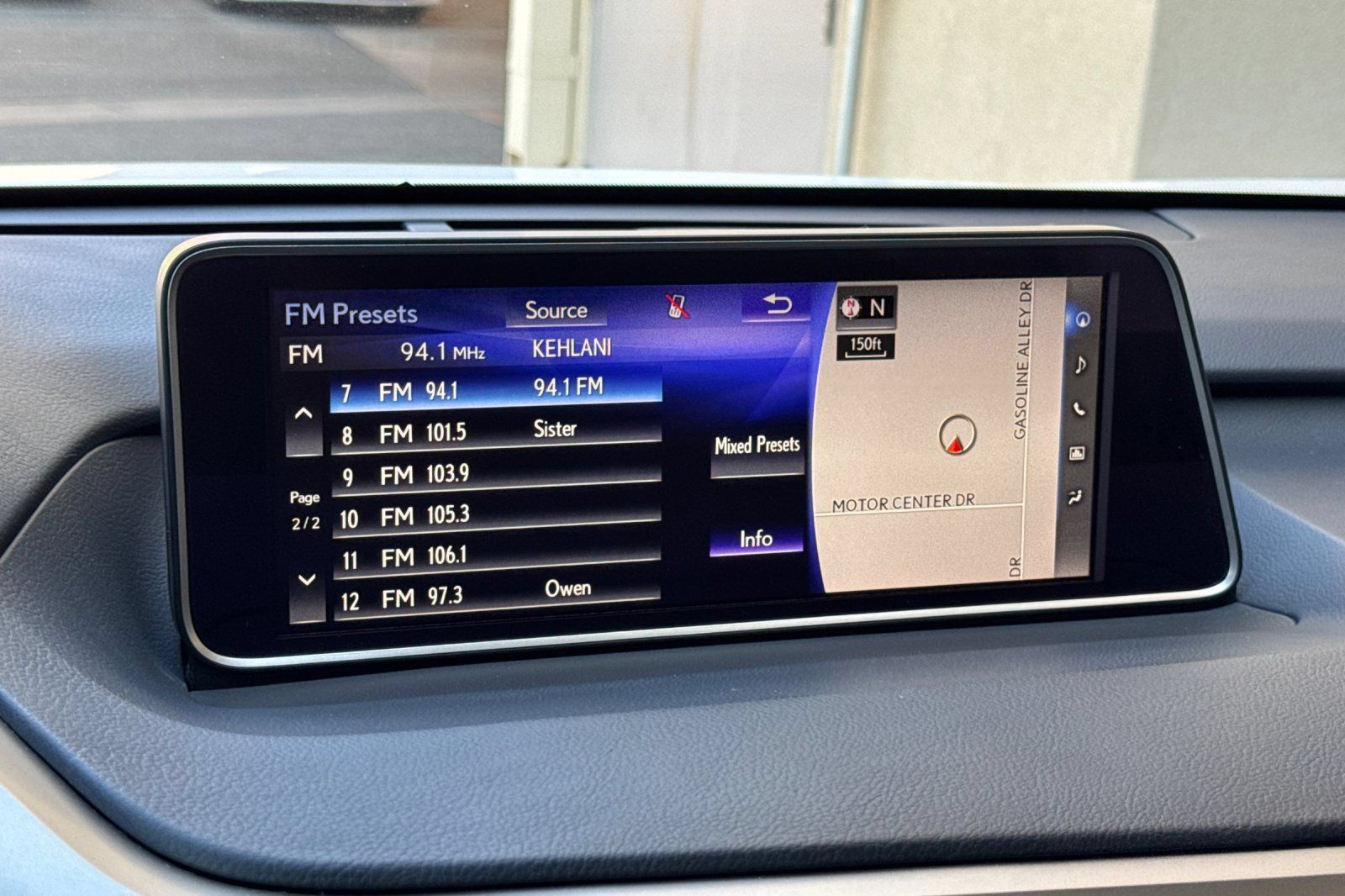 Used 2017 Lexus RX 450h AWD w/ Cold Weather Package image 19