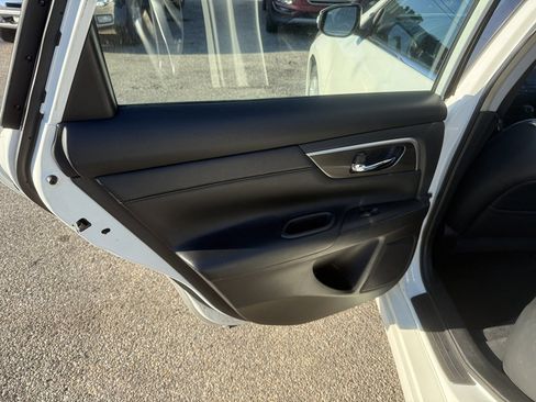 Used 2013 Nissan Altima 2.5 SL w/ Technology Pkg FWD image 20