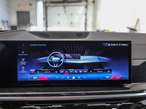 Certified 2025 BMW X5 M60i image 18