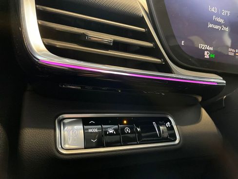 Used 2025 Buick Envision Preferred image 32