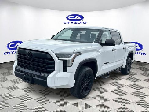 Used 2023 Toyota Tundra SR5 w/ SR5 Convenience Package AWD/4WD image 8