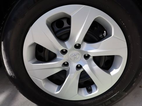 Used 2025 Toyota RAV4 LE image 39