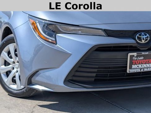 Used 2025 Toyota Corolla LE image 3