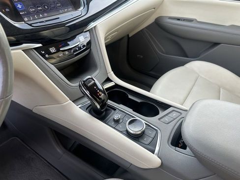 Used 2024 Cadillac XT6 Premium Luxury image 11