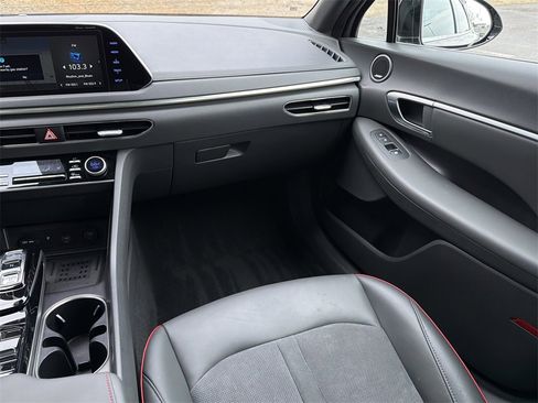 Used 2022 Hyundai Sonata SEL Plus w/ Preferred Accessory Package image 24