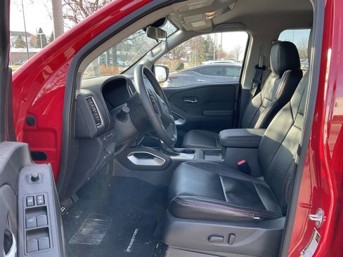 Used 2024 Nissan Frontier SV w/ Hardbody Edition image 2