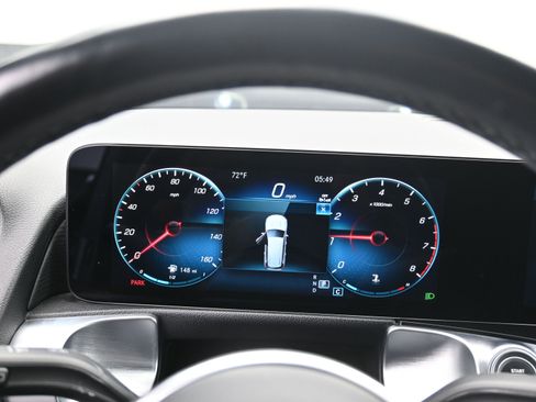 Used 2023 Mercedes-Benz GLB 250 4MATIC image 19