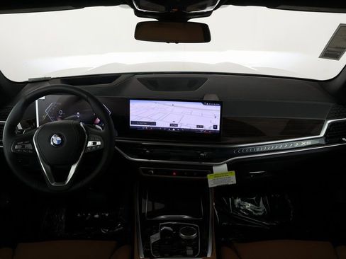 New 2026 BMW X5 xDrive50e w/ Climate Comfort Package AWD/4WD image 4