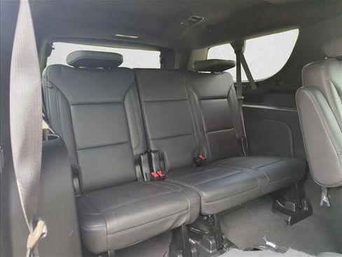 Used 2023 Chevrolet Suburban Z71 w/ Z71 Off-Road Package AWD/4WD image 24