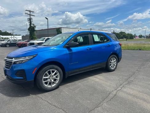 Used 2024 Chevrolet Equinox LS FWD image 9
