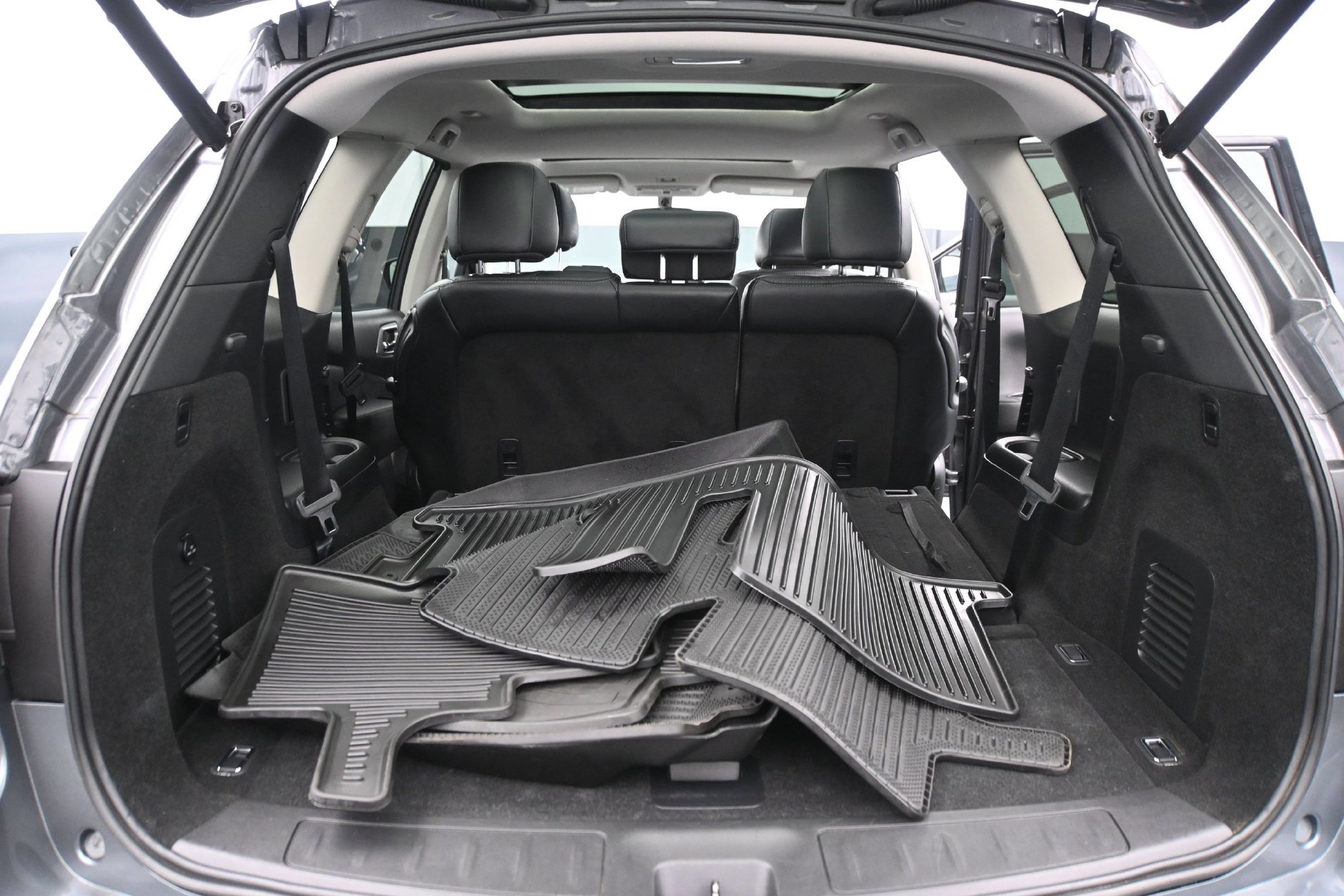 Used 2019 Nissan Pathfinder Platinum AWD/4WD image 15
