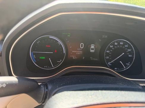 Used 2020 Toyota Avalon Limited w/ Advanced Safety Package FWD image 9