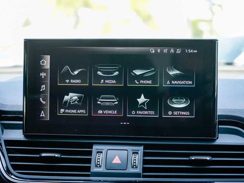 Used 2022 Audi Q5 2.0T Prestige w/ Prestige Package image 14