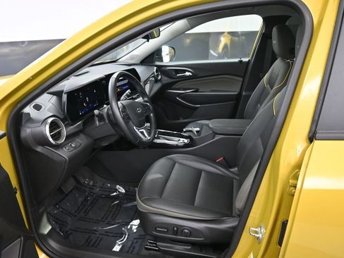 Used 2025 Chevrolet Trax ACTIV w/ Driver Confidence Package FWD image 27