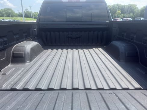 Certified 2025 Chevrolet Silverado 1500 High Country w/ High Country Premium Package AWD/4WD image 8
