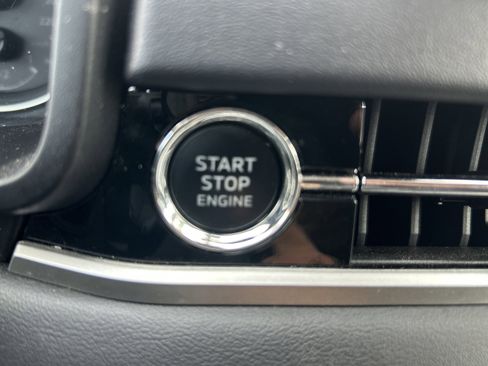 Used 2024 Mitsubishi Outlander SE image 60