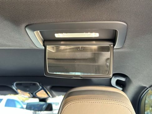 Used 2020 BMW 750i xDrive w/ Executive Package image 32