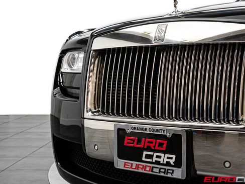 Used 2010 Rolls-Royce Ghost image 12
