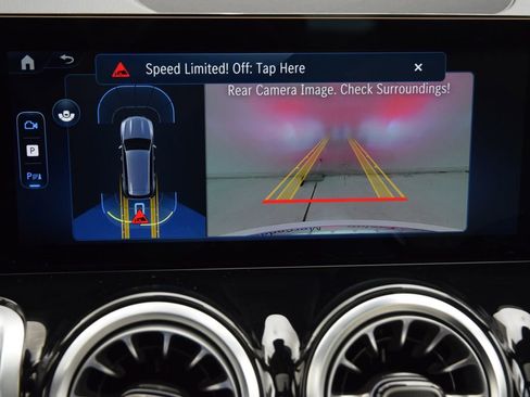 Used 2026 Mercedes-Benz GLB 250 image 32