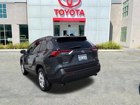 Used 2019 Toyota RAV4 XLE w/ All Weather Liner Package FWD image 5