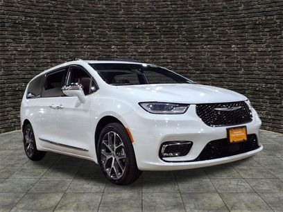 Certified 2021 Chrysler Pacifica Limited w/ Uconnect Theater Family Group