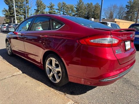 Used 2015 Ford Fusion SE image 5