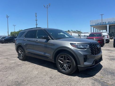 Used 2025 Ford Explorer ST-Line w/ ST-Line Street Pack AWD/4WD image 1