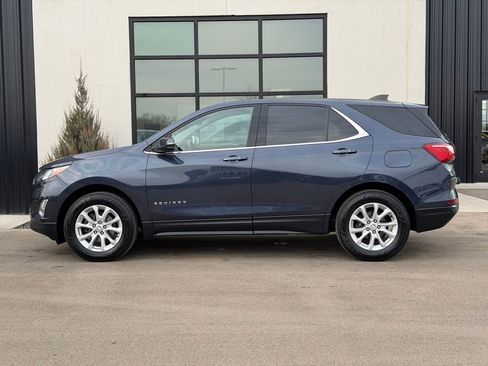Used 2018 Chevrolet Equinox LT image 2