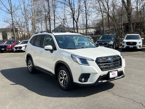 Certified 2023 Subaru Forester Premium image 6