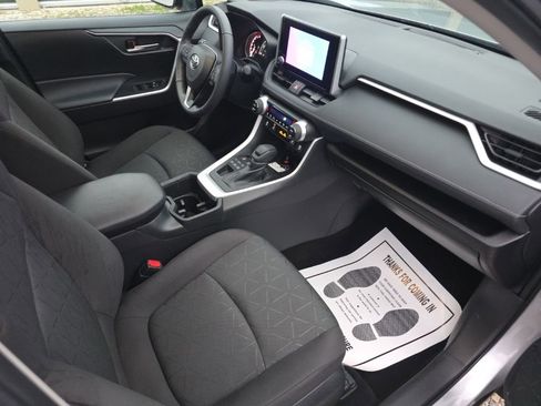 Used 2024 Toyota RAV4 XLE w/ Convenience Package image 18