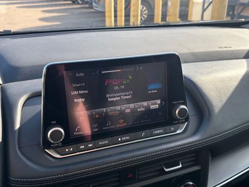 Used 2025 Nissan Rogue SV image 20