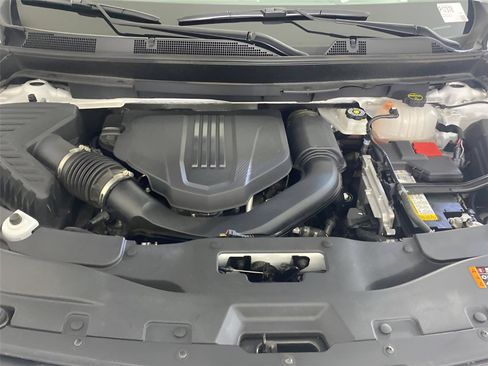 Used 2025 Chevrolet Traverse LT FWD image 51