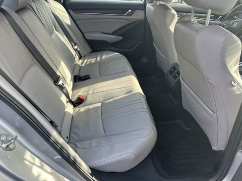 Used 2018 Honda Accord Touring image 17