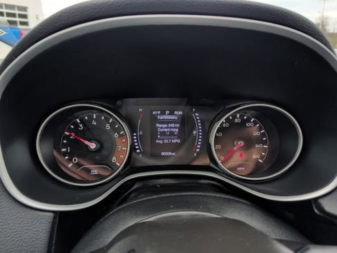 Used 2020 Jeep Compass Latitude AWD/4WD image 22