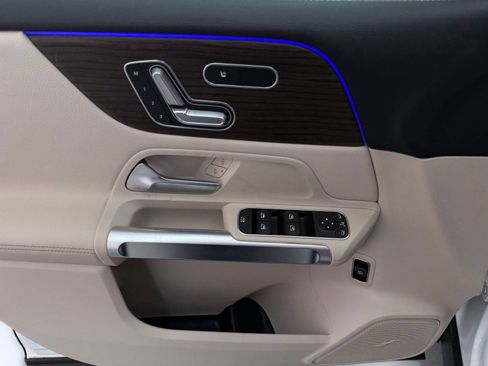 New 2026 Mercedes-Benz GLB 250 image 11