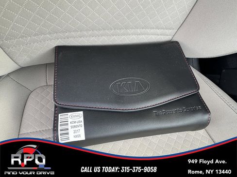 Used 2017 Kia Sorento AWD image 28