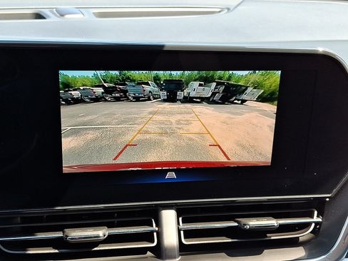 Used 2024 Chevrolet Trax LT w/ Driver Confidence Package FWD image 17