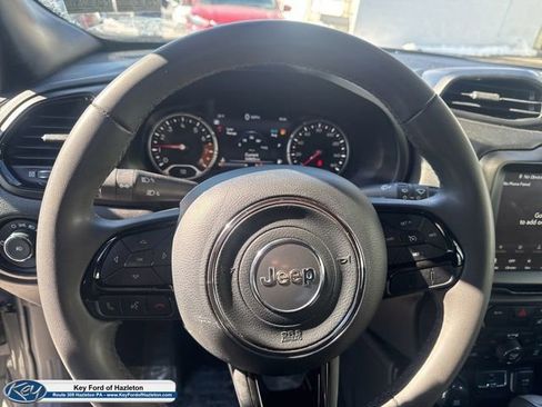 Used 2022 Jeep Renegade Altitude image 31