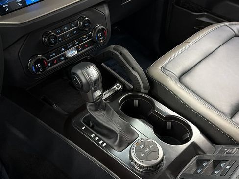 Used 2025 Ford Bronco Outer Banks AWD/4WD image 32