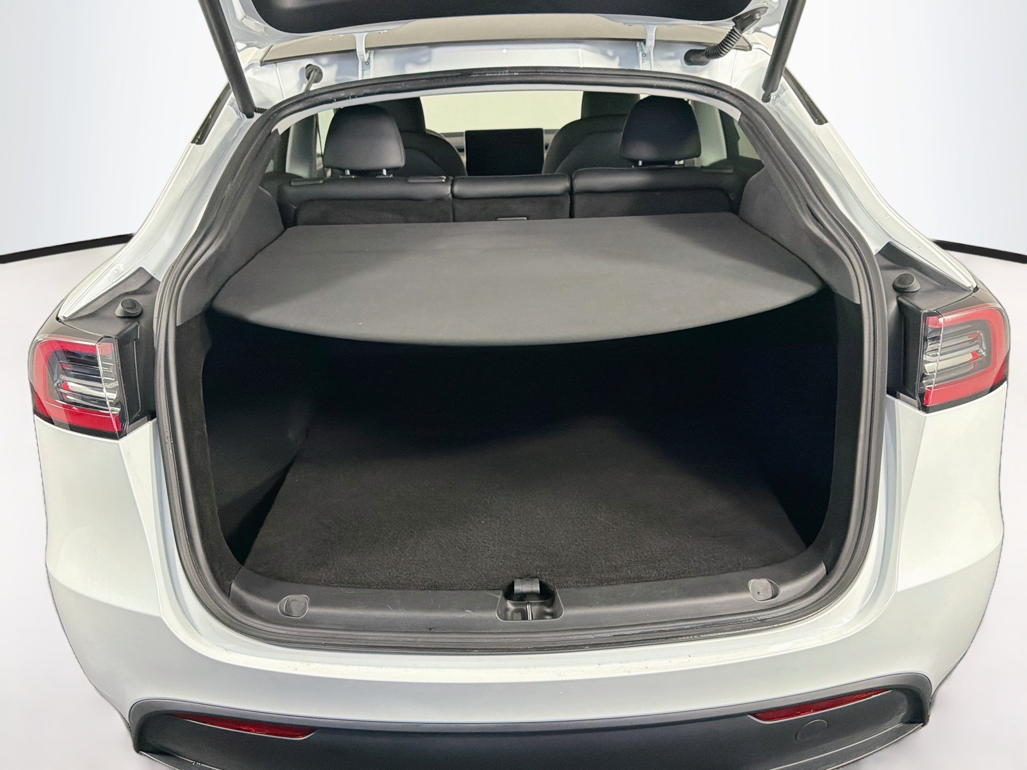 Used 2025 Tesla Model Y Long Range AWD/4WD image 30