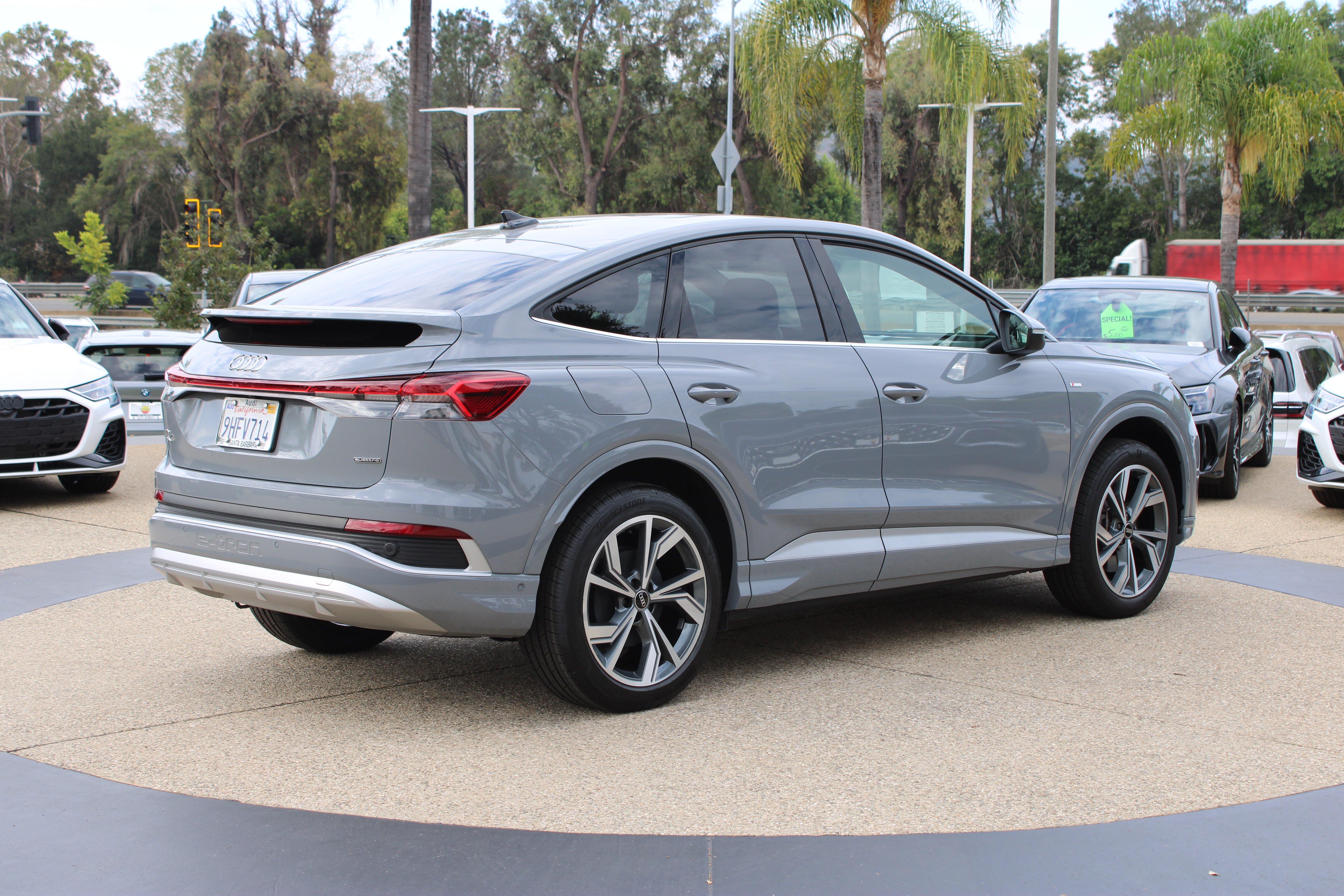 Used 2023 Audi Q4 e-tron Premium Plus w/ Premium Plus AWD/4WD image 5