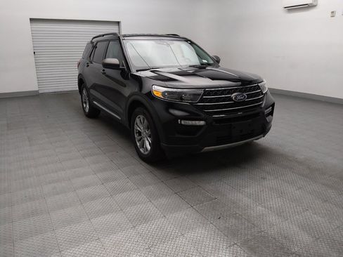Used 2022 Ford Explorer XLT w/ Equipment Group 202A AWD/4WD image 13