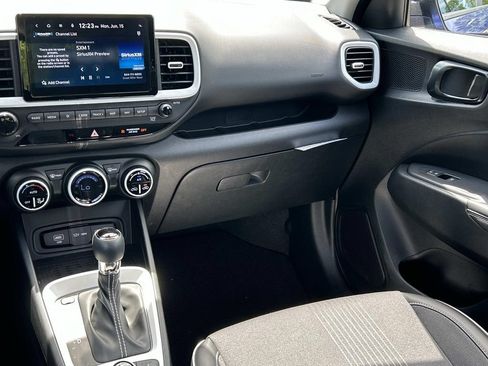Certified 2025 Hyundai Venue Limited FWD image 23