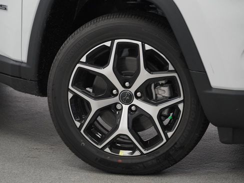 New 2026 Jeep Compass Limited image 4