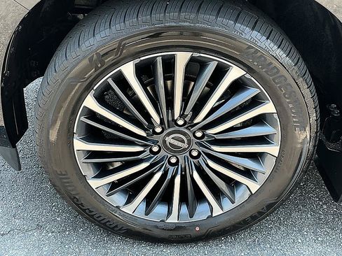 Certified 2025 Nissan Armada Platinum Reserve AWD/4WD image 9