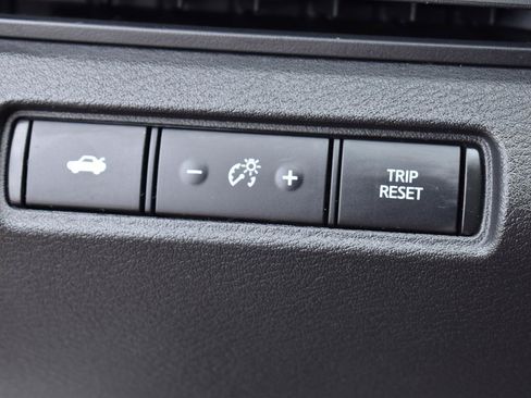 Used 2024 Nissan Altima 2.5 SV FWD image 39