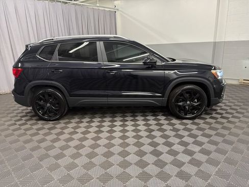 Used 2023 Volkswagen Taos SE AWD/4WD image 4