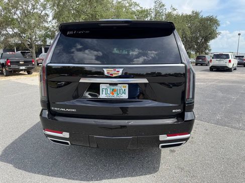 Certified 2025 Cadillac Escalade Premium Luxury w/ Touring Package AWD/4WD image 4