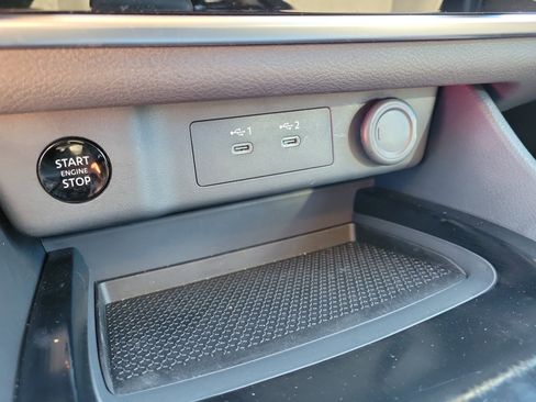 Used 2025 Nissan Rogue S image 29