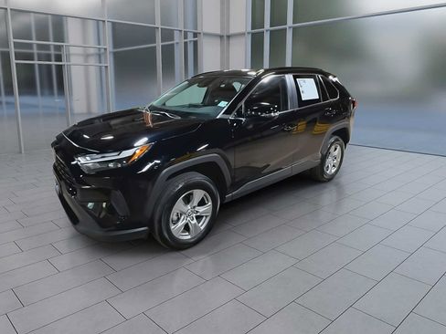 Certified 2025 Toyota RAV4 XLE AWD/4WD image 4